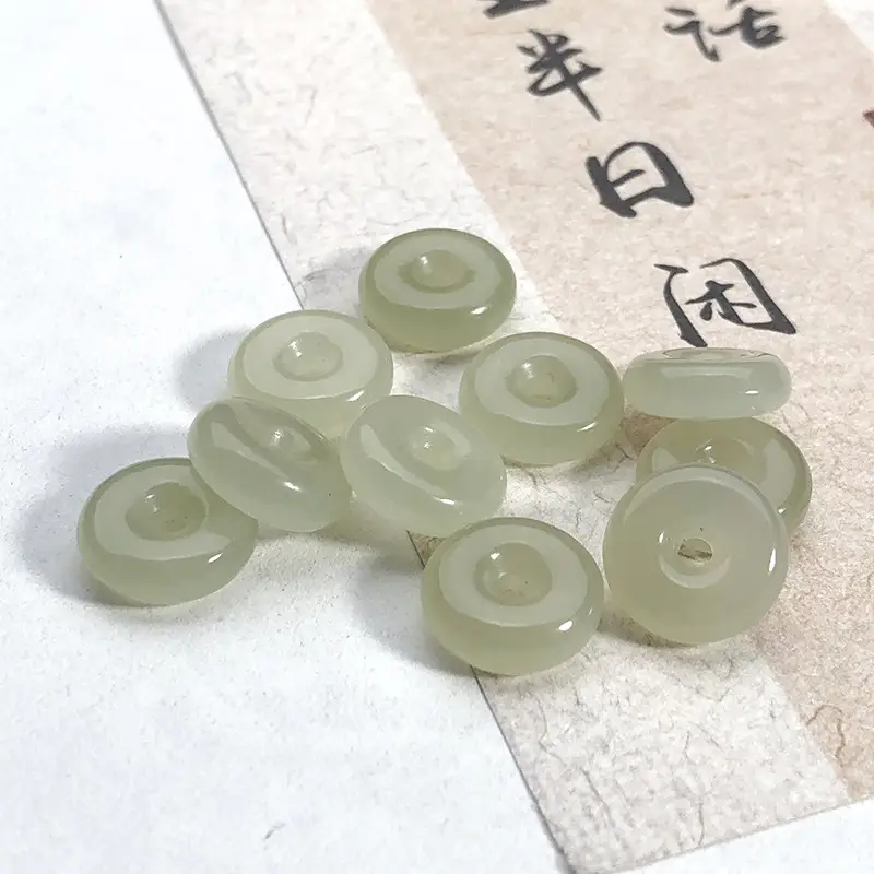 Natural Hetian Jade Peace Buckle Small Sun Water Color Jade - Image 3