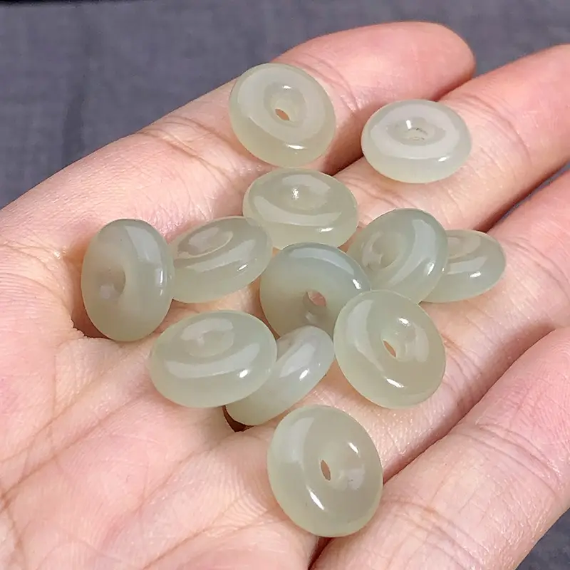 Natural Hetian Jade Peace Buckle Small Sun Water Color Jade — feature 7