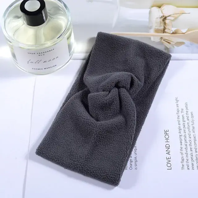 Black Cross Hair Band for Women, Sweat Absorbent, European Style - Image 3