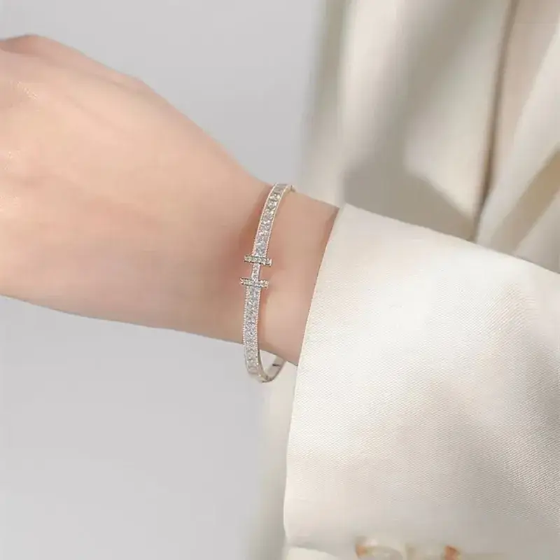 Gold Square Zirconium Letter H Bracelet - Image 4