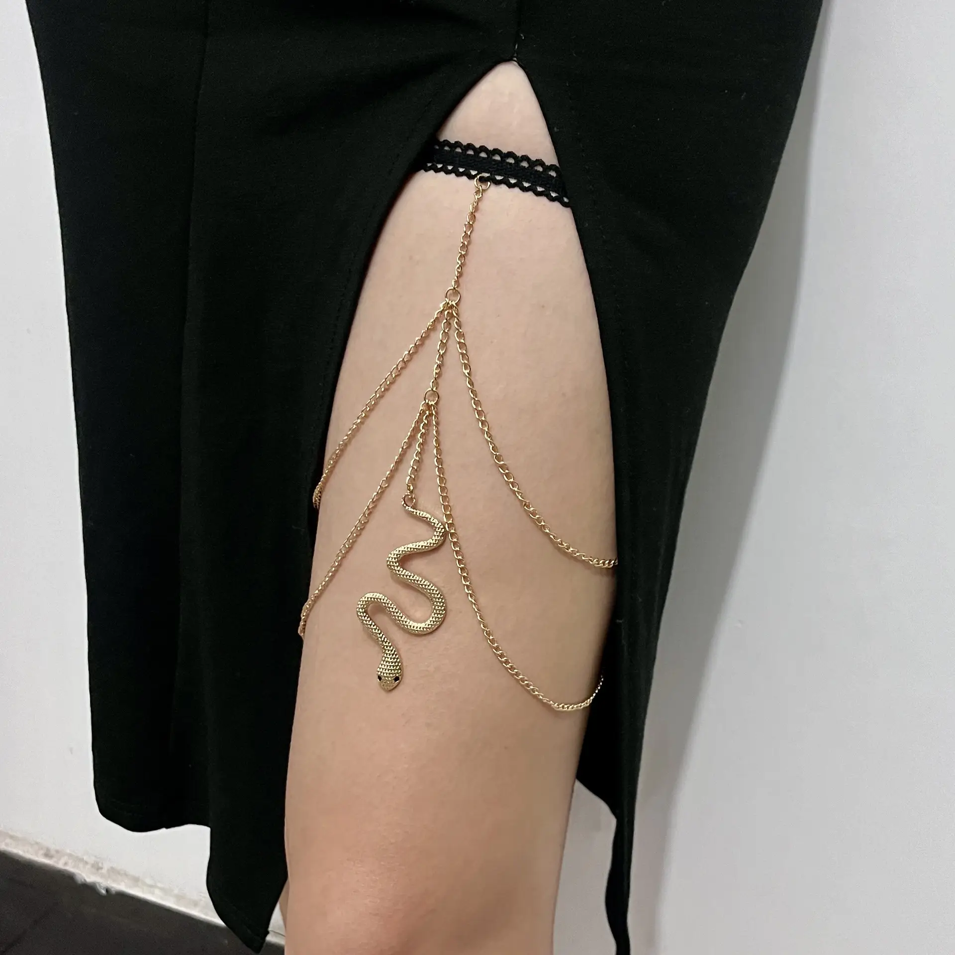 Golden Snake Chain Double Thigh Accessory for Women — feature 19