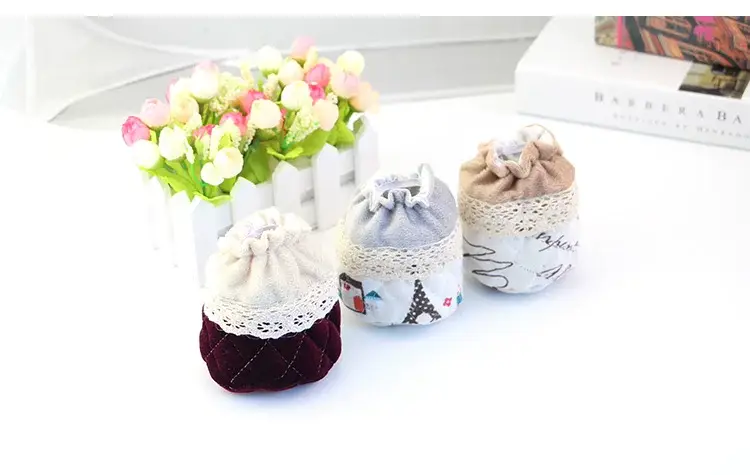 Cardan Lace-Decorated Foot Cover for Chairs and Tables — feature 15