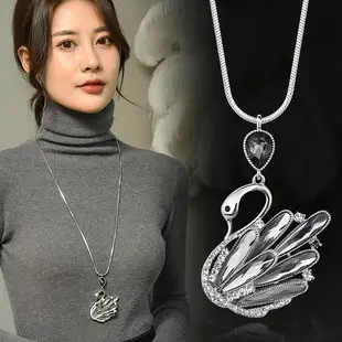 Gold Pearl Flower Necklace for Women — feature 1