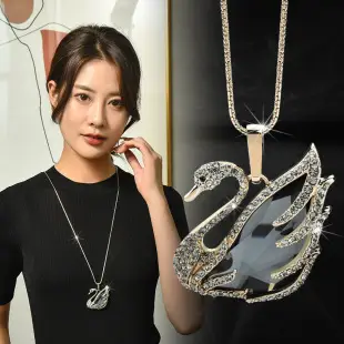 Gold Pearl Flower Necklace for Women — feature 7