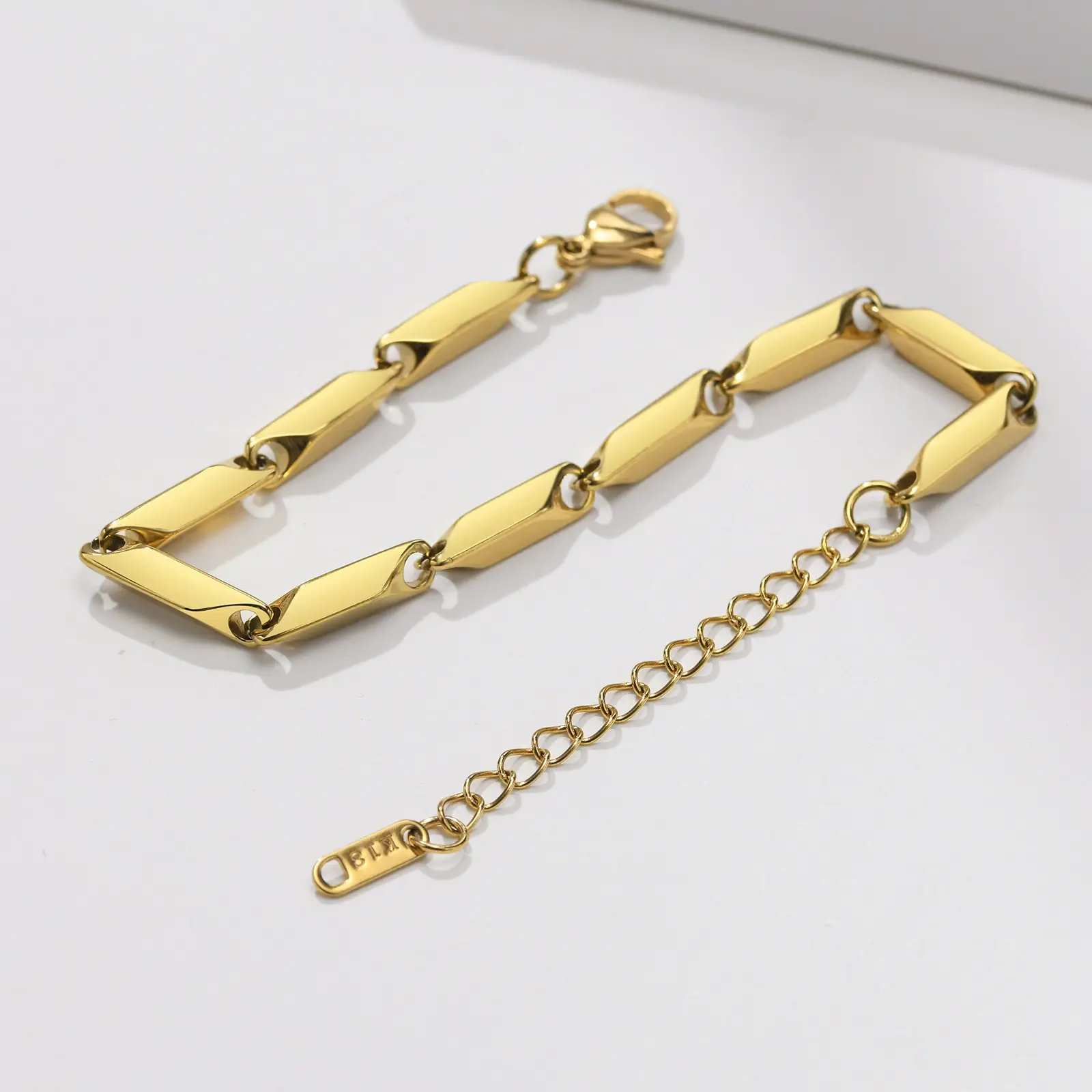 Gold Beveled Rhombus Chain Bracelet for Men Women — feature 5