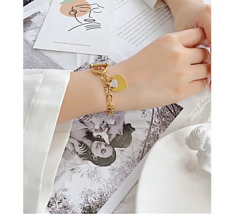 18K Golden Personality Ot Buckle Bracelet for Women — feature 17