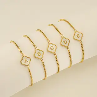 18K Golden Personality Ot Buckle Bracelet for Women — feature 3