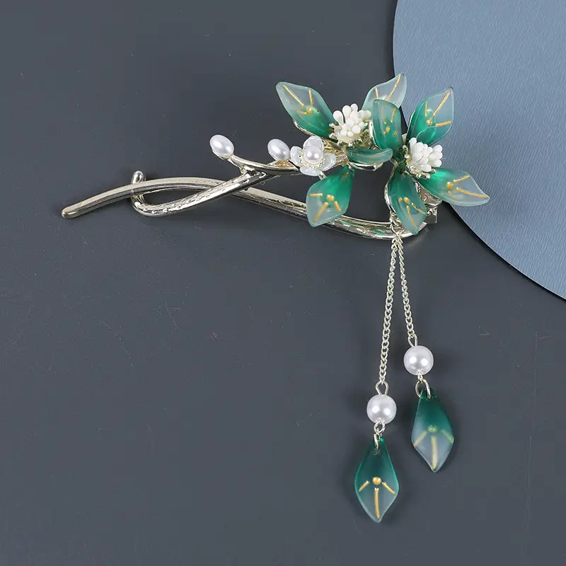 Ancient Flower Twist Hair Clip with Large Tassel for Hanfu — feature 2