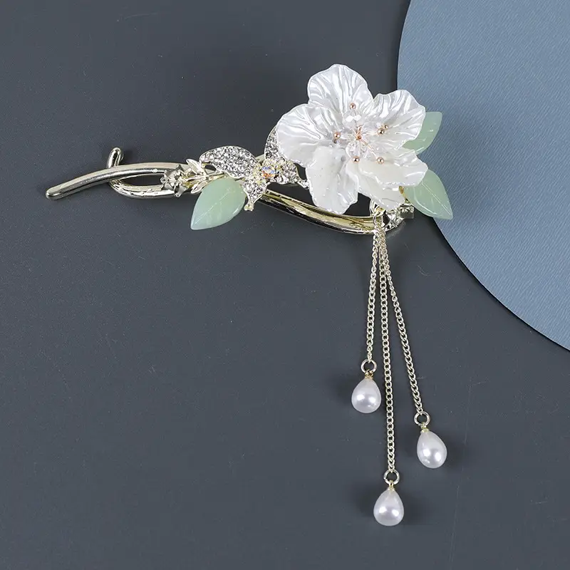Ancient Flower Twist Hair Clip with Large Tassel for Hanfu — feature 5