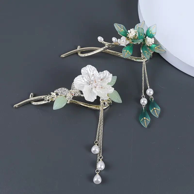 Ancient Flower Twist Hair Clip with Large Tassel for Hanfu — feature 6