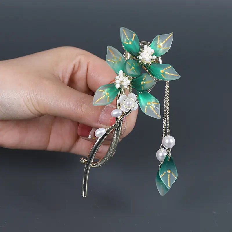 Ancient Flower Twist Hair Clip with Large Tassel for Hanfu — feature 9