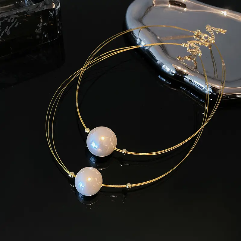 French Retro Pearl Clavicle Necklace for Women - Image 5