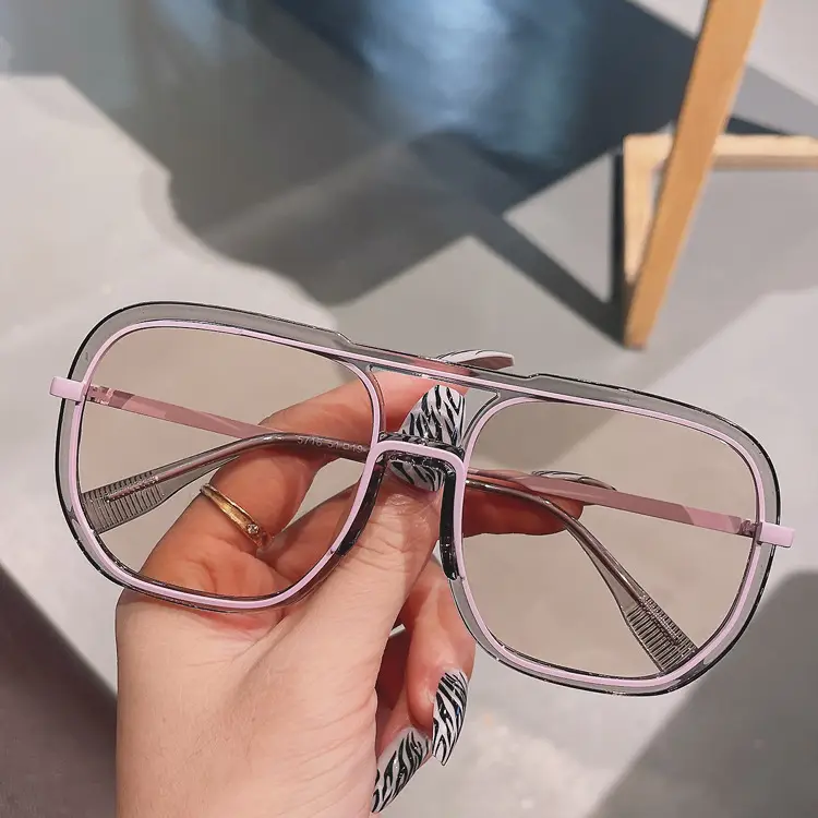 Women's European Retro Rectangular Sunglasses Yellow Lens
