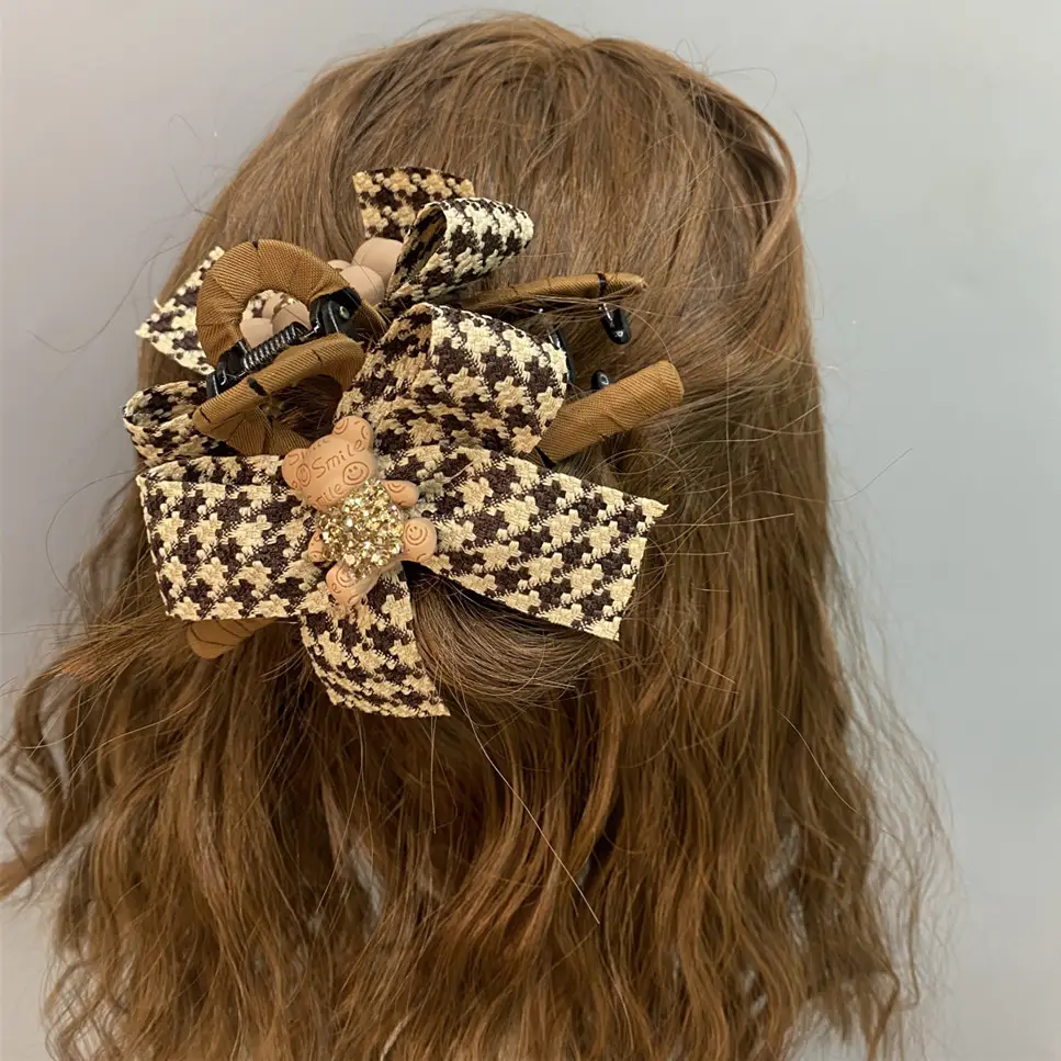 Houndstooth Bow Hairpin with Bear Sunflower Design — feature 4