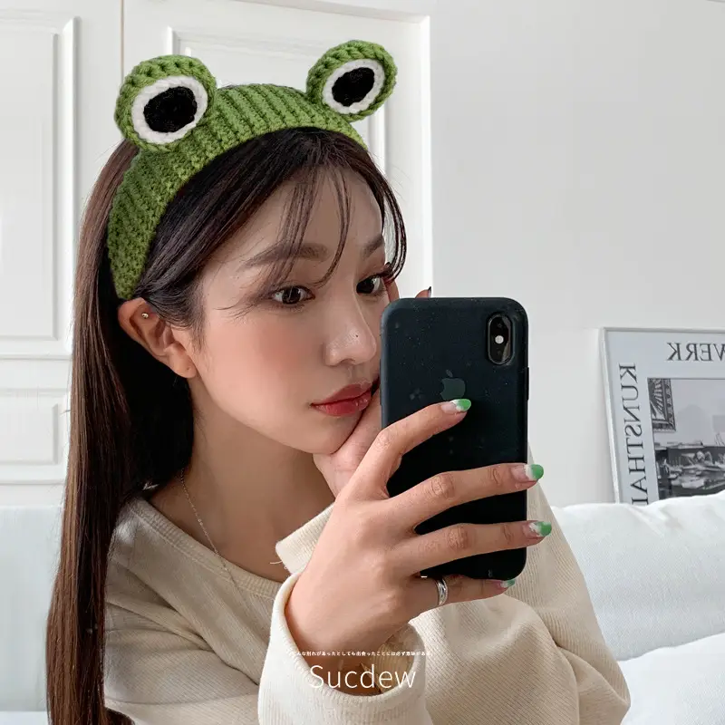 Cute Wool Knitted Frog Hairband for Women - Image 10
