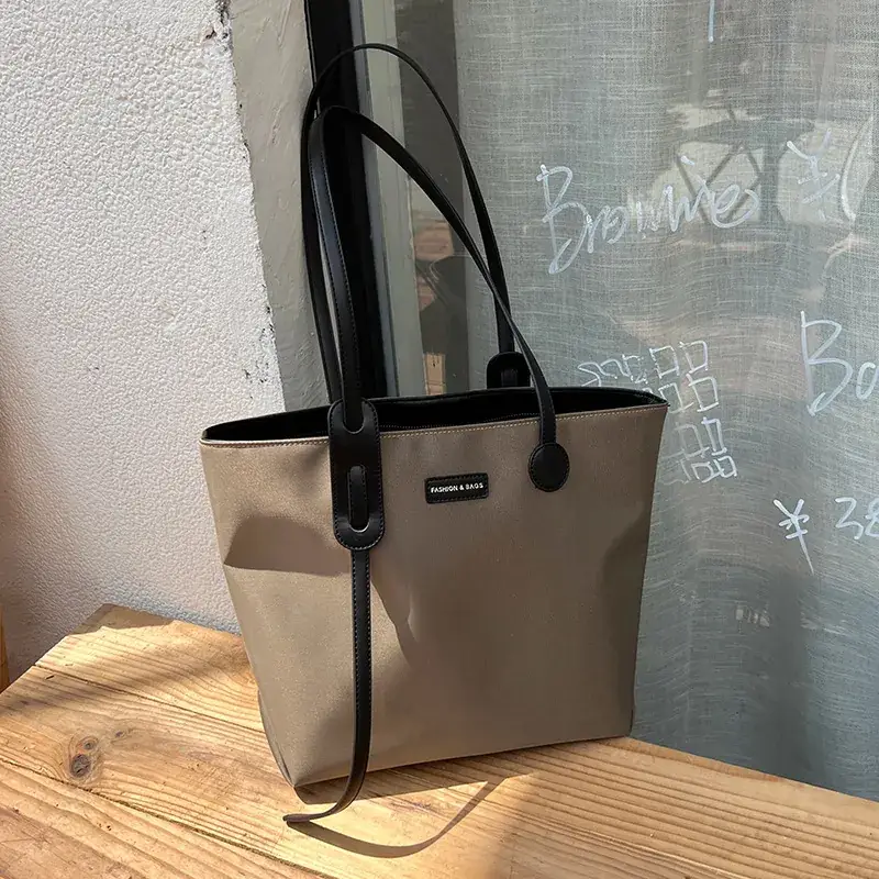Large Capacity Women's Tote Bag 2025 New Niche Design - Image 3