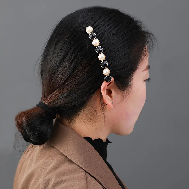 Black Pearl Hair Comb with Crystal & Pearl Accents - Image 27