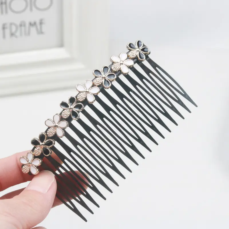 Black Pearl Hair Comb with Crystal & Pearl Accents - Image 2