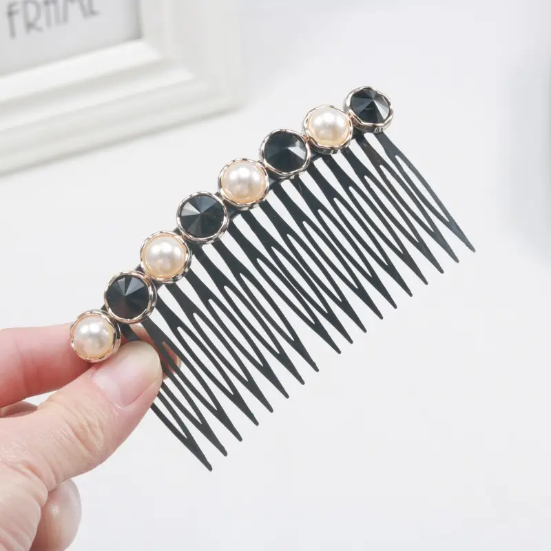 Black Pearl Hair Comb with Crystal & Pearl Accents - Image 3