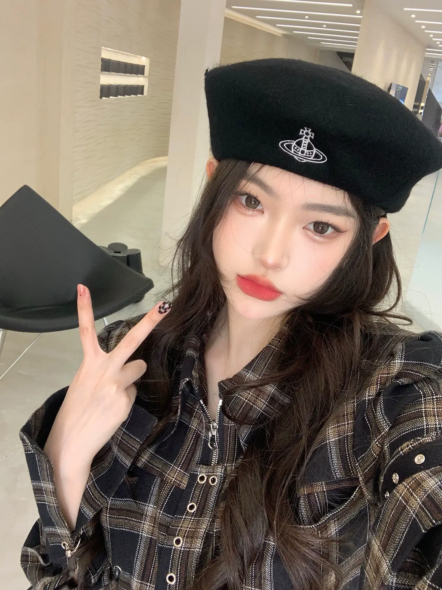 Women Wool Beret Winter Hat Black Plaid — feature 4