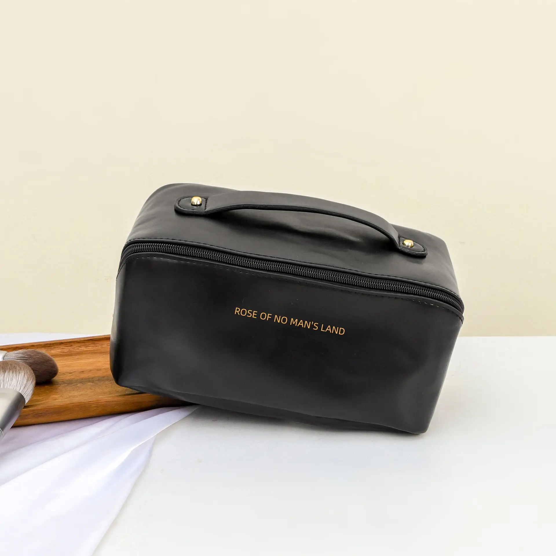 Portable Makeup Brush & Cosmetics Storage Bag - Image 4