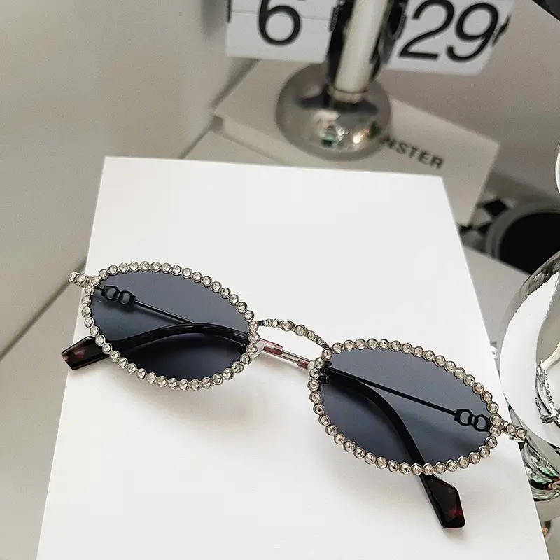 Diamond Oval Frame Women Sunglasses Anti-Blue Light - Image 2