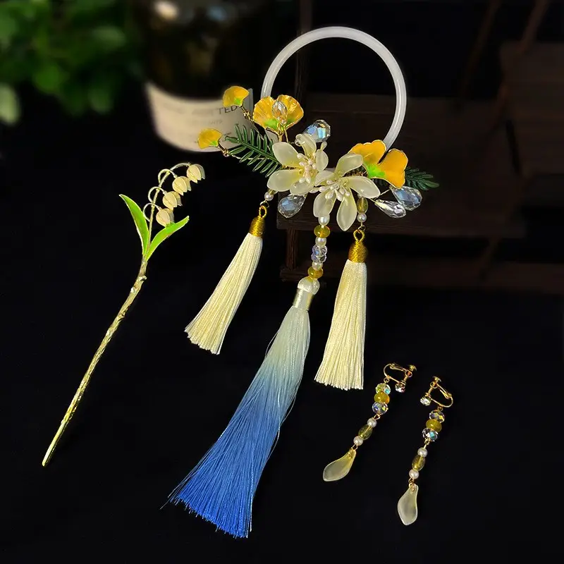 New Chinese Bride Hair Coiling Tassel Cheongsam Set - Image 8