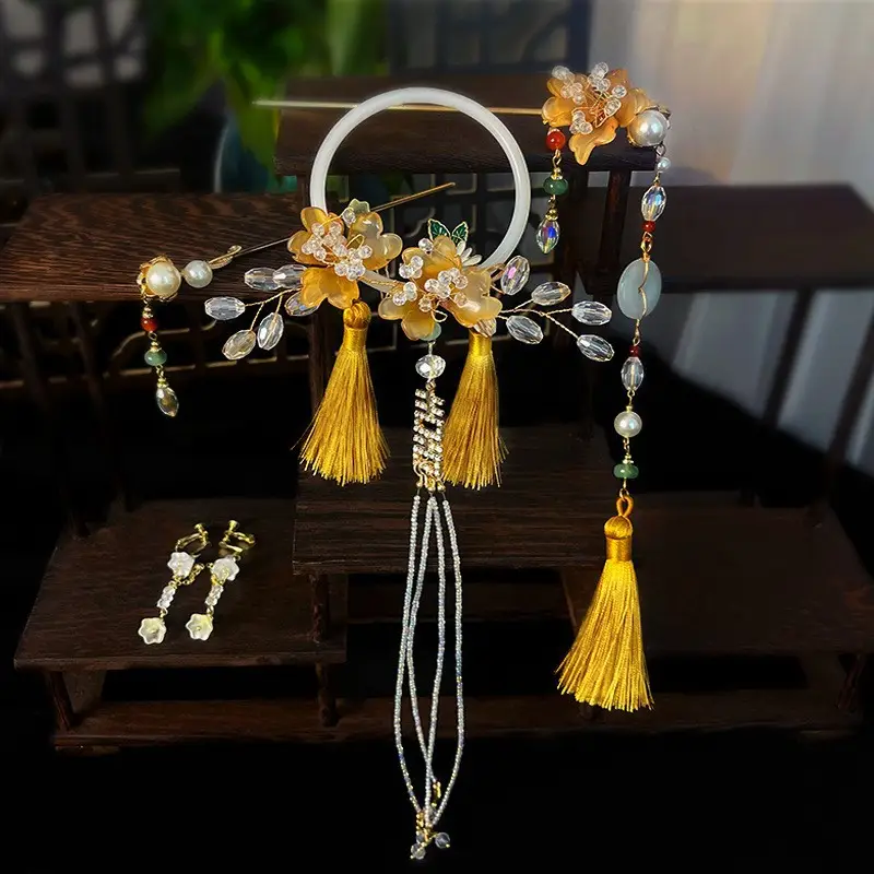 New Chinese Bride Hair Coiling Tassel Cheongsam Set - Image 3