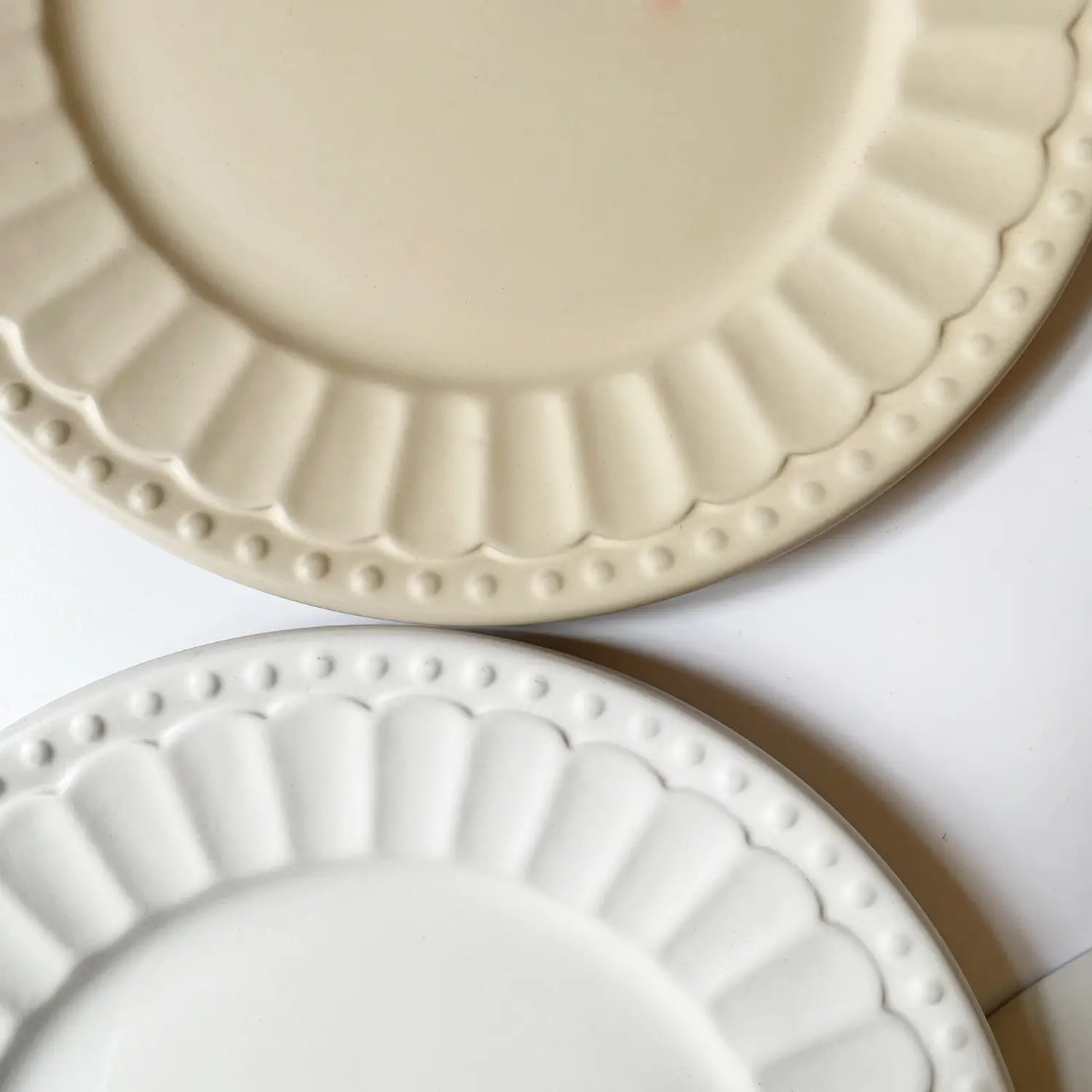 Wholesale Embossed Ceramic Plates Matte Red White Gray - Image 8