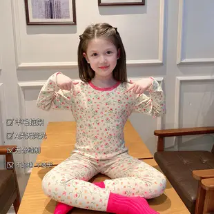 Kids Korean Style Turtleneck Top White Pants Set — feature 2