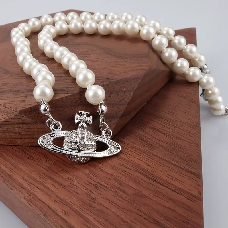 Saturn Pearl Necklace Clavicle Chain NANA Punk — feature 5