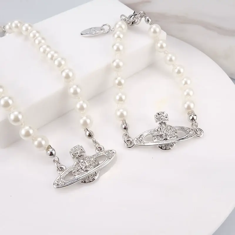 Saturn Pearl Necklace Clavicle Chain NANA Punk — feature 6