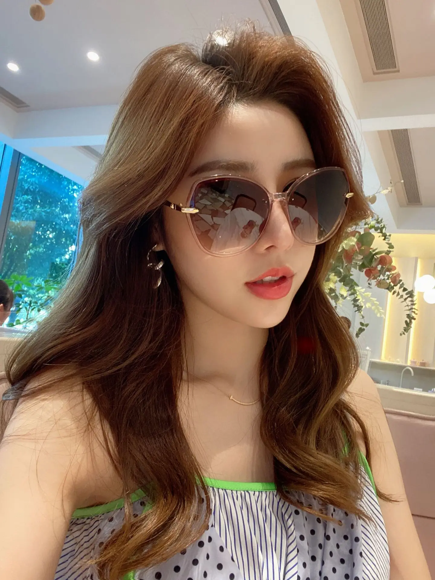 High-End Metal Sunglasses for Women European American Cross Border — feature 2