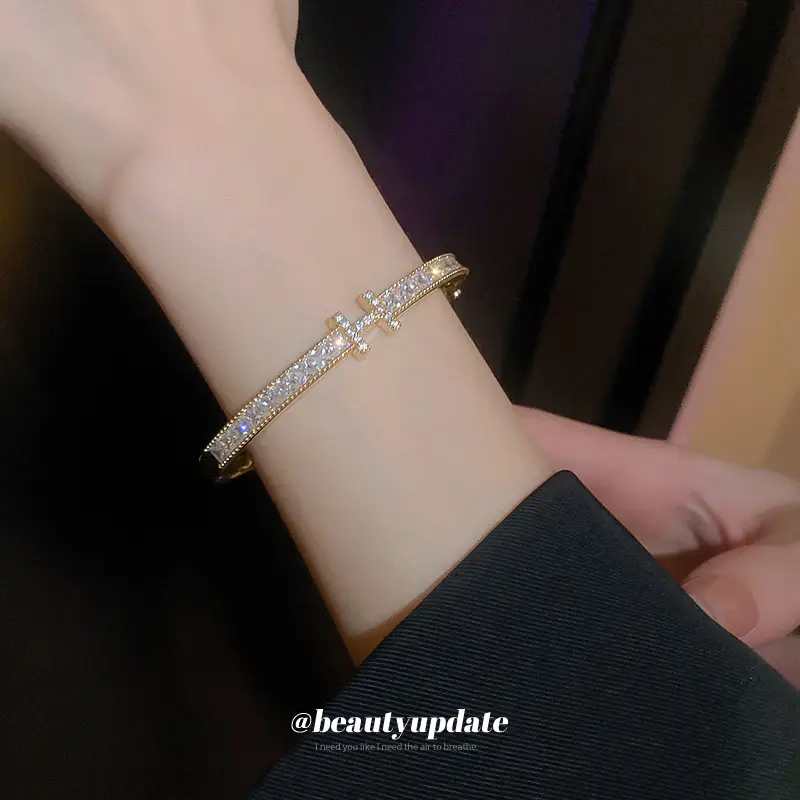 Korean Ultra-Flash Zircon Letter Buckle Bracelet
