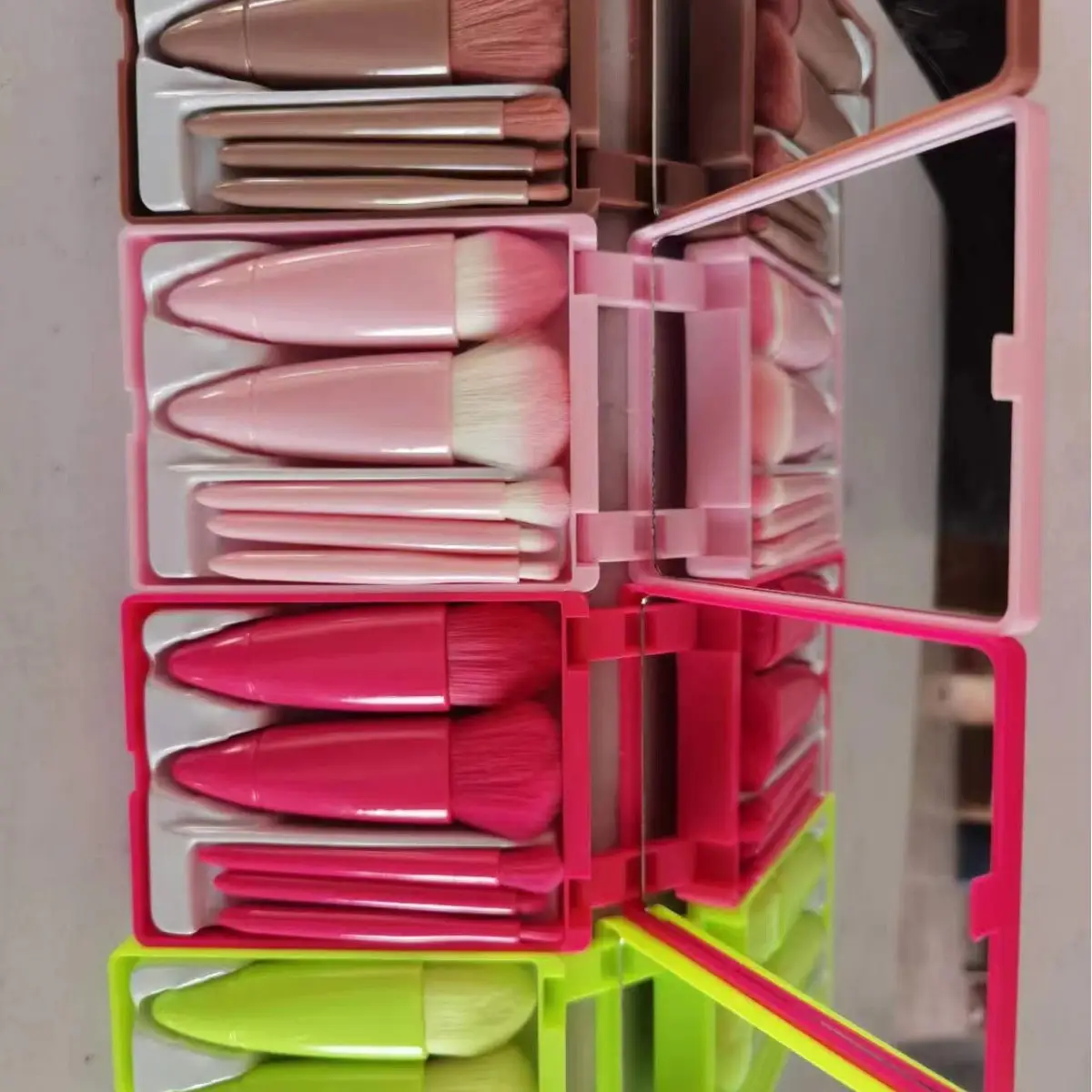 5-Piece Portable Makeup Brush Set with Mirror for Beginners - Image 11