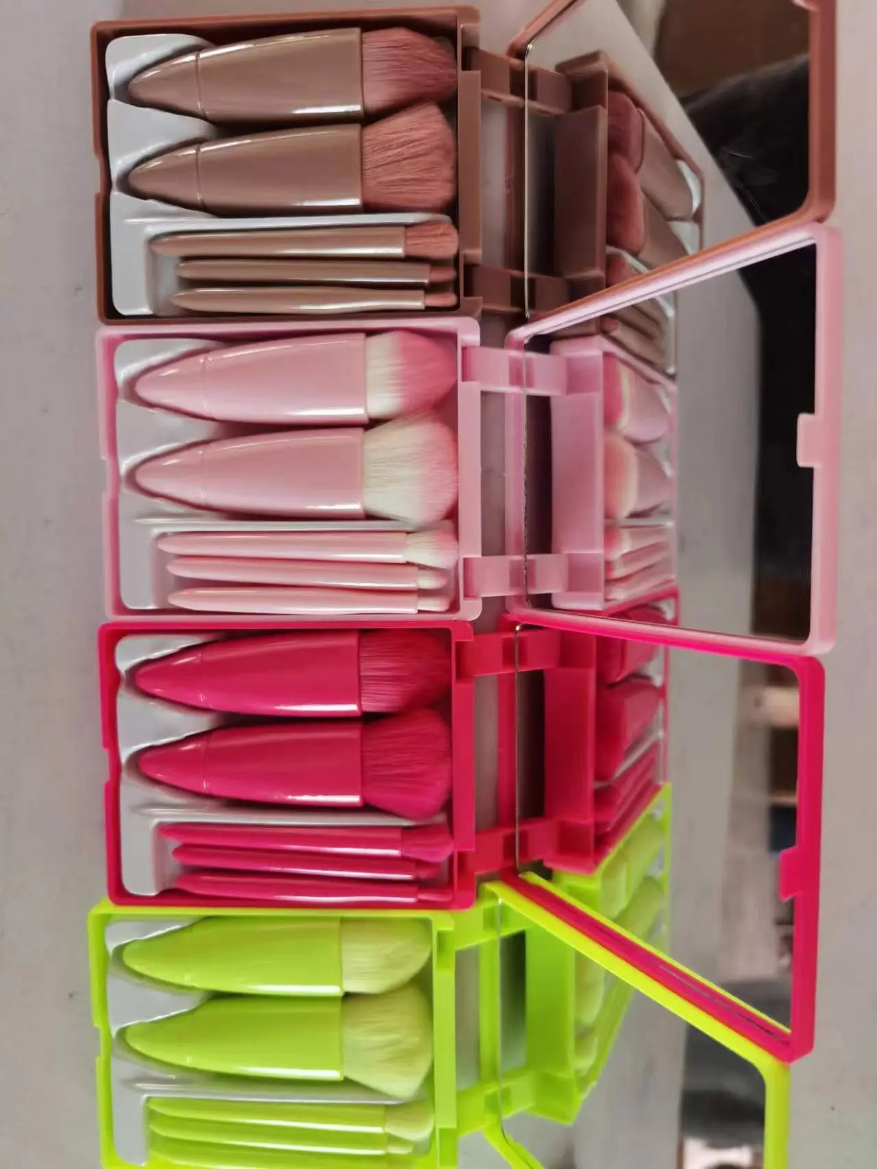 5-Piece Portable Makeup Brush Set with Mirror for Beginners - Image 5