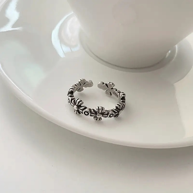 925 Silver Open Ring with Floral Design — feature 11