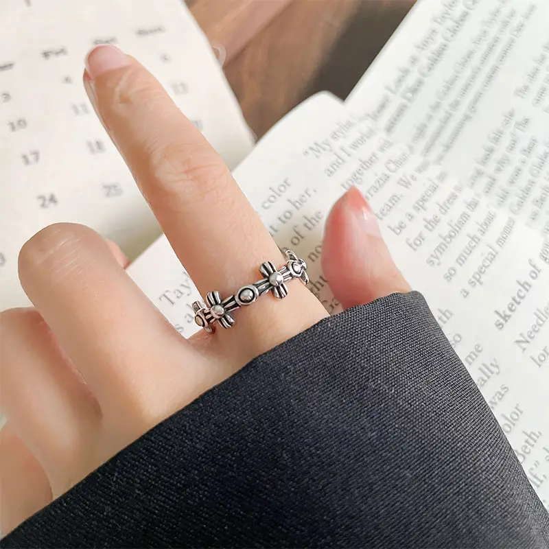 925 Silver Open Ring with Floral Design — feature 14