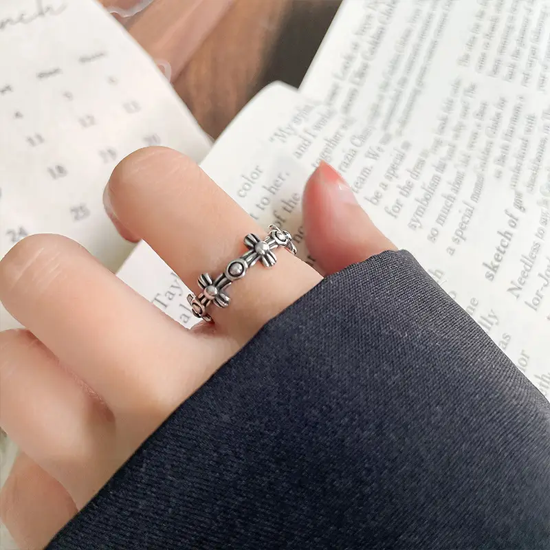 925 Silver Open Ring with Floral Design — feature 16