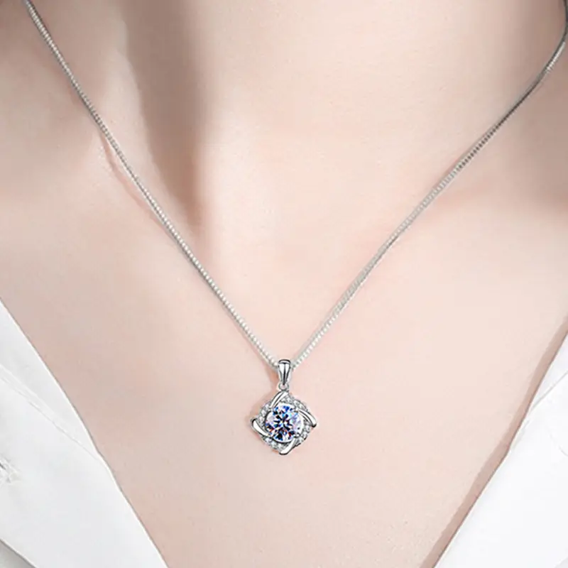 2 Karat Rotating Windmill Pendant with High Carbon Diamond Clavicle Chain - Image 6