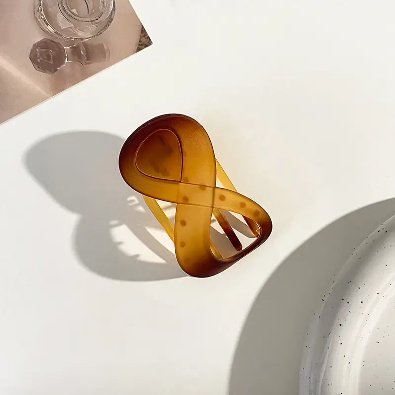 8-Shaped Hairpin Back for Head Grabber Ins Fashion - Image 3