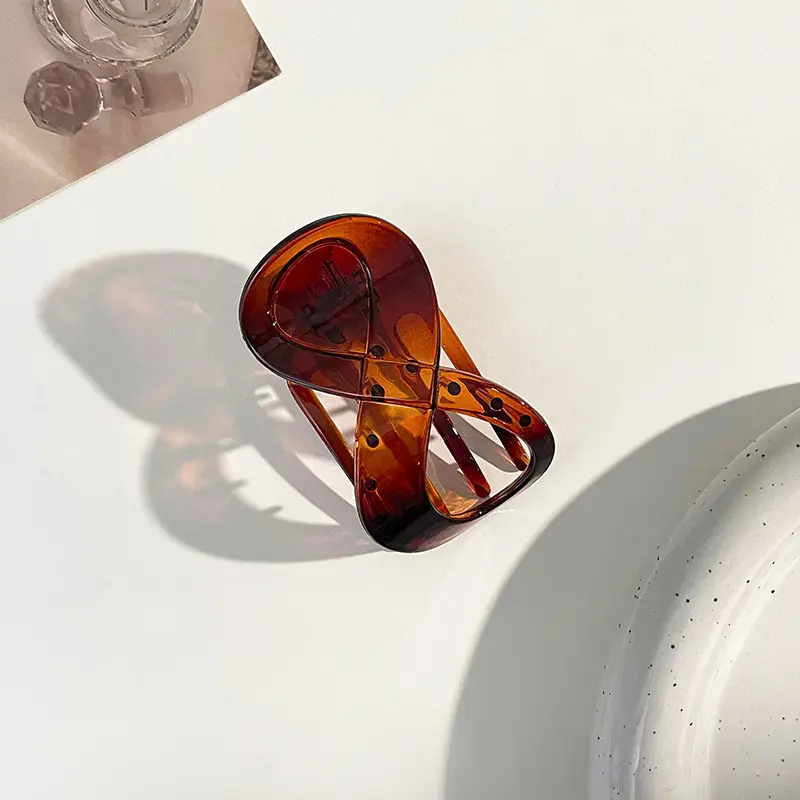 8-Shaped Hairpin Back for Head Grabber Ins Fashion - Image 4