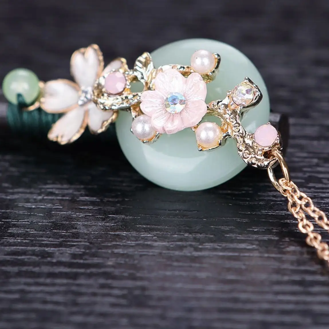 Chinese-style Cheongsam Hairpin with Tassel Ornament - Image 20