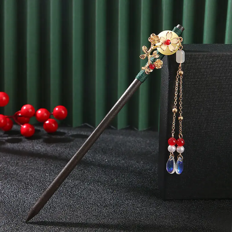 Chinese-style Cheongsam Hairpin with Tassel Ornament - Image 2