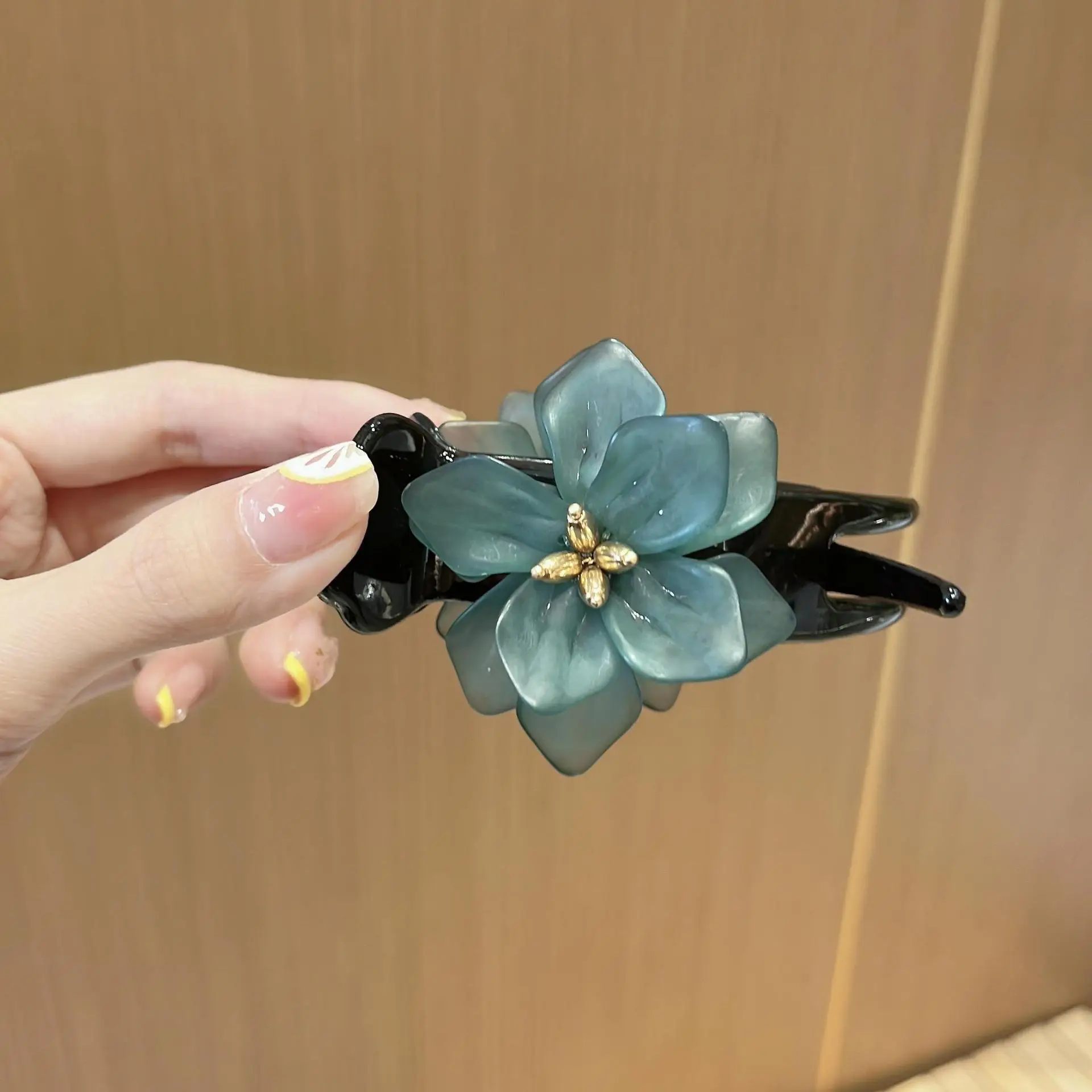 White Flower Hair Clip Korean Style Elegant - Image 2