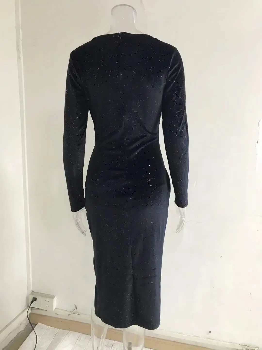 2024 Gold Velvet Leg-Revealing Evening Dress — feature 17