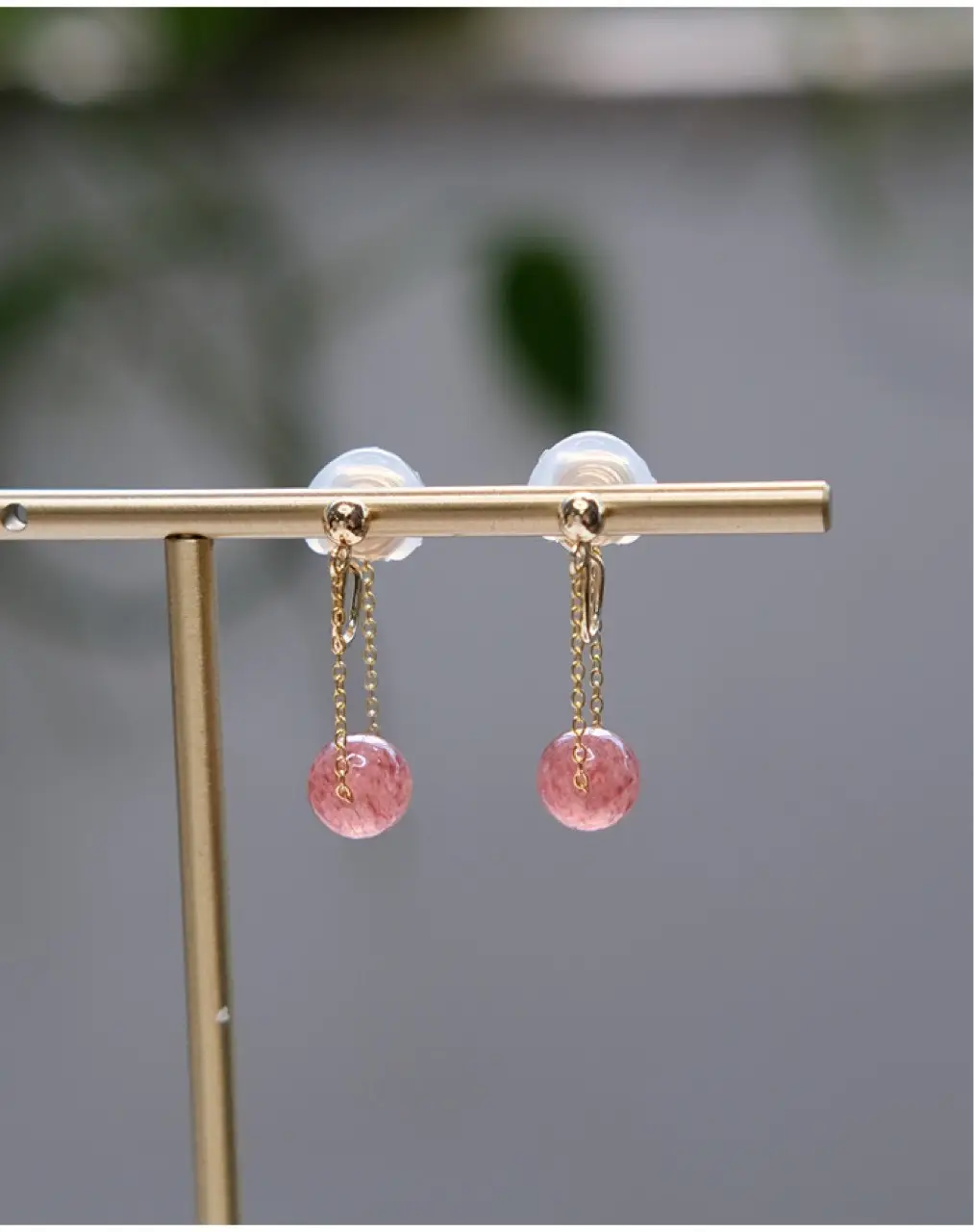 Natural Red Crystal Strawberry Crystal Ear Clip — feature 6