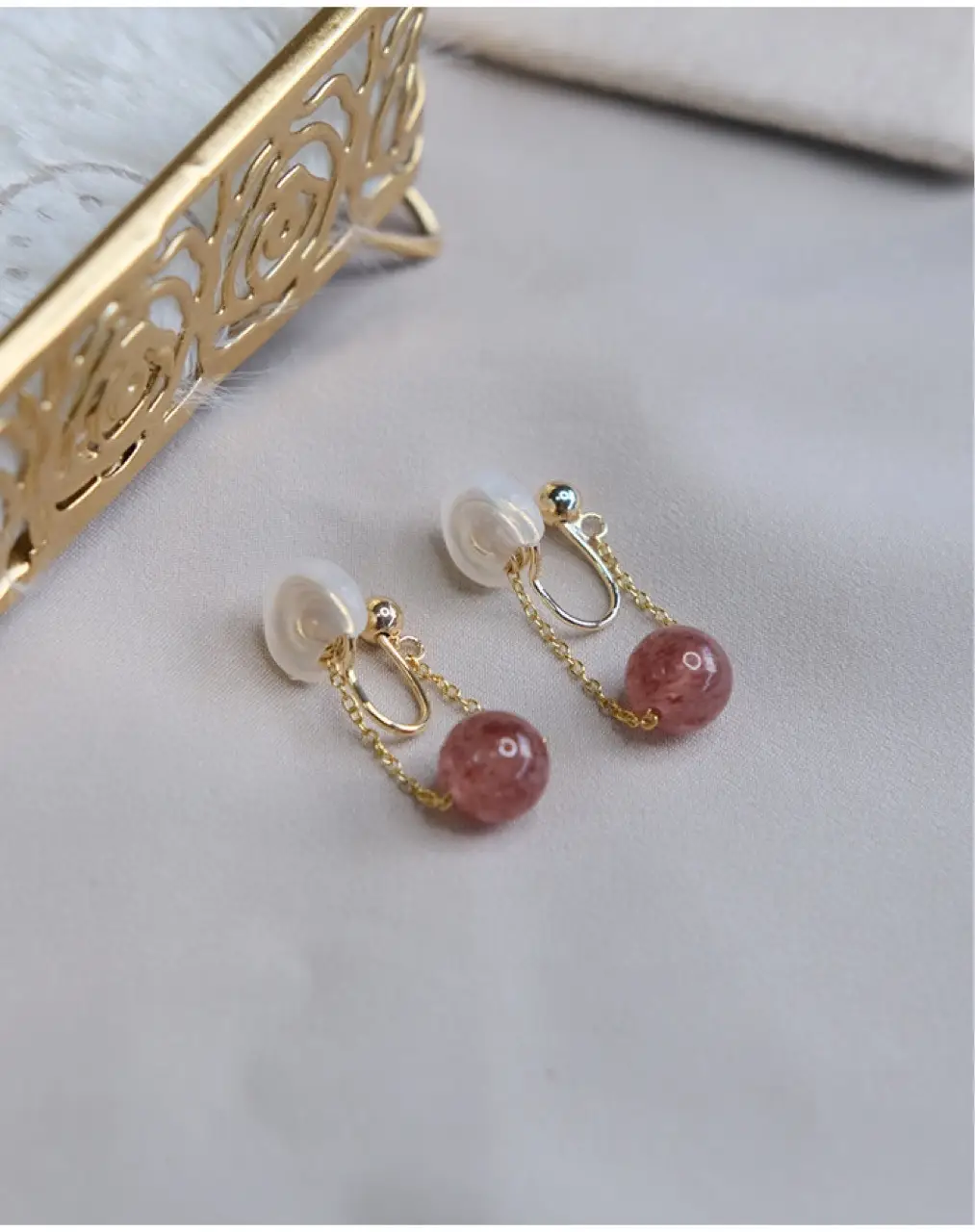 Natural Red Crystal Strawberry Crystal Ear Clip — feature 7