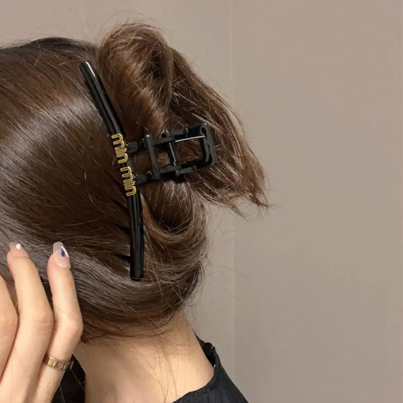 Oversized Shark Clip for Hair Grasp and Advanced Sense — feature 4