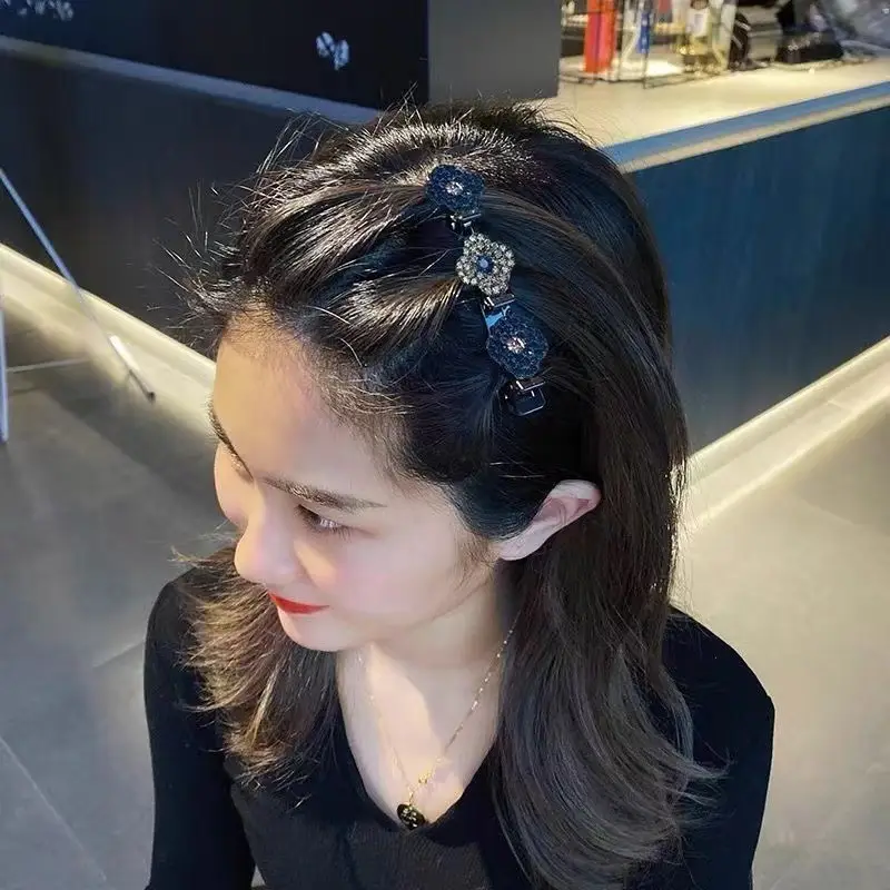 Four-Leaf Clover Hair Clip with Crystal Flower Design - Image 7